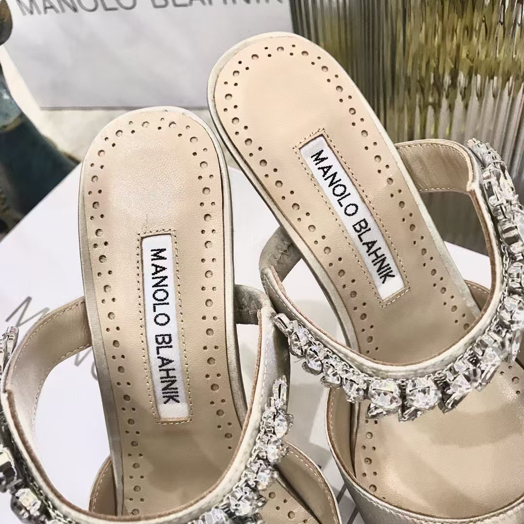 UA MANOLO BLAHNIK Shoes