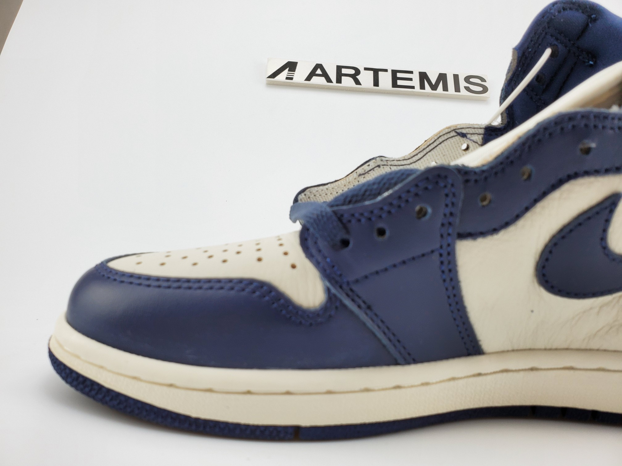 Air Jordan 1 Retro High  "Obsidian Blue"