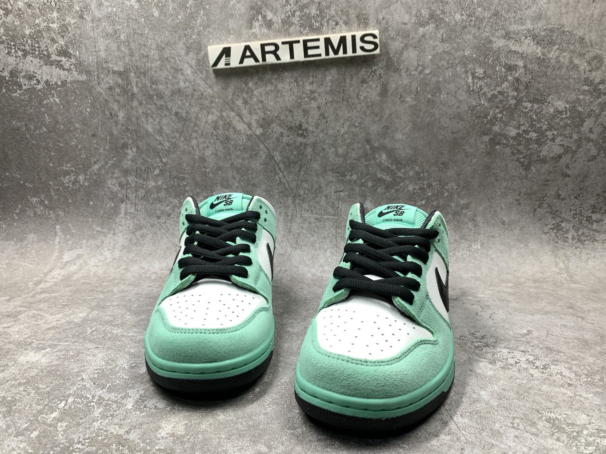 Nike Dunk SB Low Sea Crystal