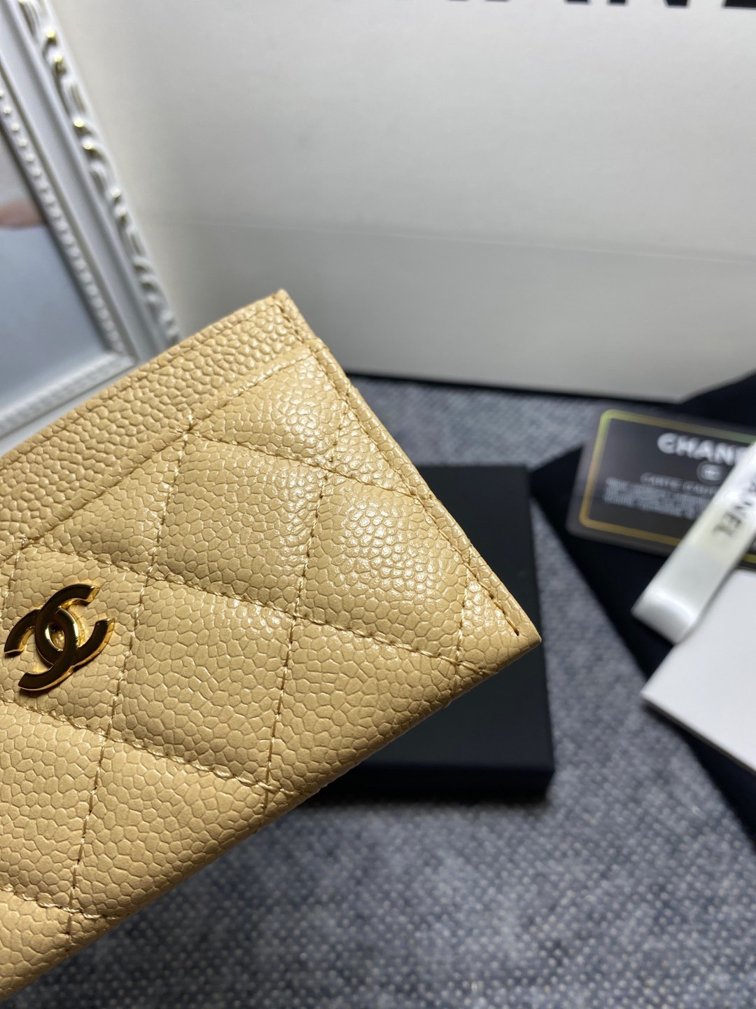 Ch*el card holder 10cm