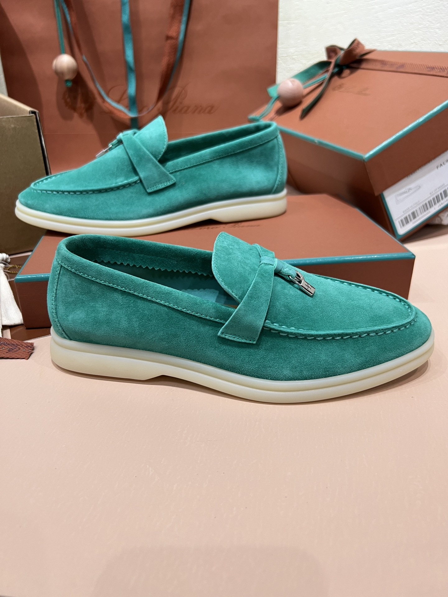 ua L**o p*ana summer charms walk loafers